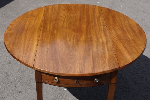 1820S GEORGIAN MAHOGANY BLACK LINED INLAID OVAL PEMBROKE TABLE - ADDITIONAL PHOTO 1