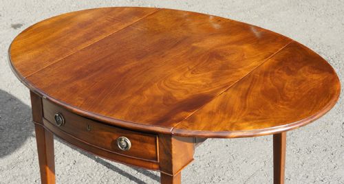 mahogany oval pembroke table circa 1790 - CATEGORY: ANTIQUE TABLES - DATED 19TH CENTURY