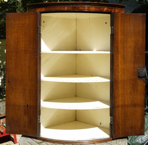 OAK BOW FRONTED COLLECTOR'S CORNER CUPBOARD CIRCA 1800S - ADDITIONAL PHOTO 2