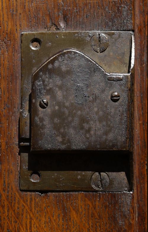 OAK BOW FRONTED COLLECTOR'S CORNER CUPBOARD CIRCA 1800S - ADDITIONAL PHOTO 3