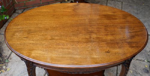 A FINE QUALITY LATE VICTORIAN OVAL MAHOGANY TABLE WITH FINE CARVED DETAIL - ADDITIONAL PHOTO 4