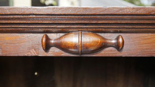 OAK INLAID CORNER CUPBOARD WITH UNSUAL DOOR AND INNER DECORATION CIRCA 1720S - ADDITIONAL PHOTO 6