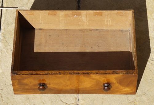EARLY VICTORIAN MINIATURE MAHOGANY CHEST OF DRAWERS SUPPORTED ON FOUR FINELY TURNED FEET - ADDITIONAL PHOTO 7