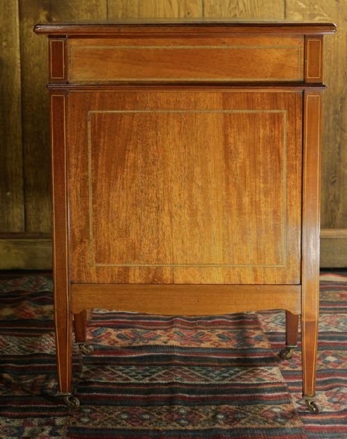 COMPACT SOLID MAHOGANY SINGLE SIDED PEDESTAL DESK WITH FINE INLAYS CIRCA 19001910 - ADDITIONAL PHOTO 4