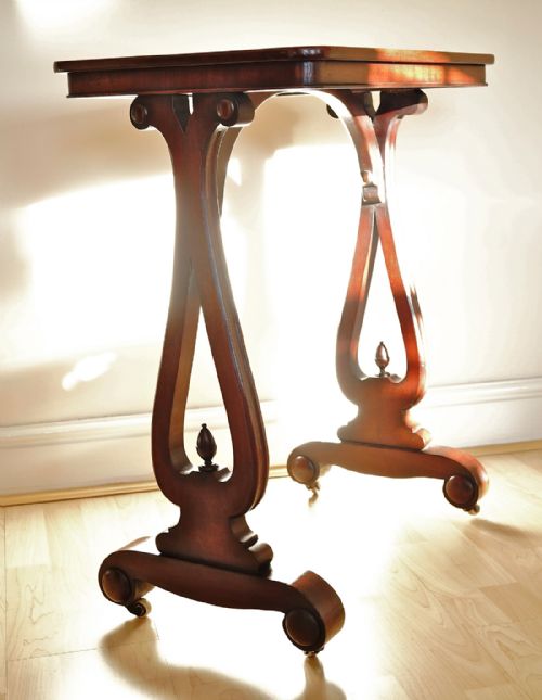 A 19TH CENTURY MAHOGANY OCCASIONAL TABLE - ADDITIONAL PHOTO 1