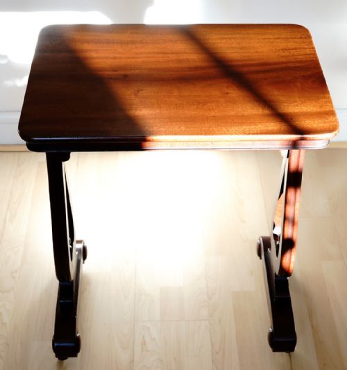 A 19TH CENTURY MAHOGANY OCCASIONAL TABLE - ADDITIONAL PHOTO 2