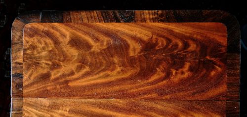 A FINE QUALITY MAHOGANY WORK TABLE - ADDITIONAL PHOTO 1