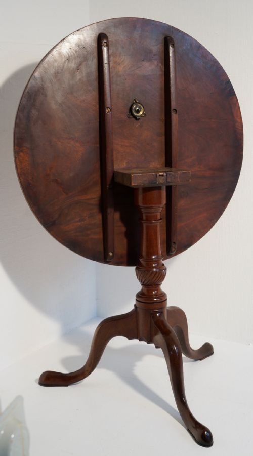 FINE MAHOGANY TRIPOD TABLE CIRCA 1780 - ADDITIONAL PHOTO 1