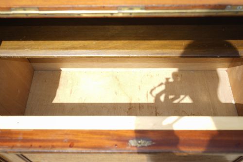 MAHOGANY BLANKET CHEST WITH LIFT UP LID - ADDITIONAL PHOTO 3