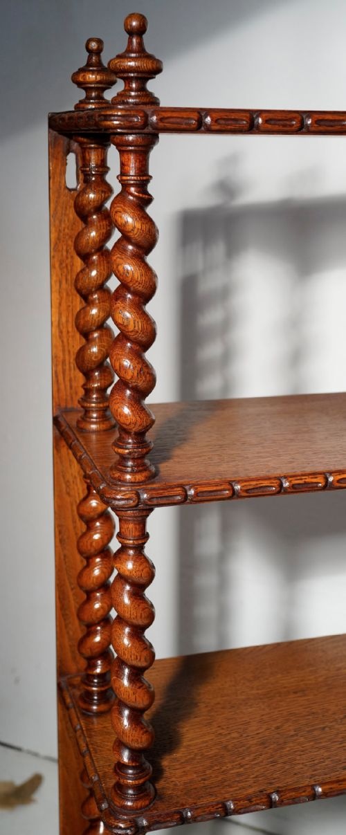 FREE STANDING OR HANGING SET OF VICTORIAN OAK TWIST COLUMNED SHELVES IN EXCELLENT - ADDITIONAL PHOTO 2