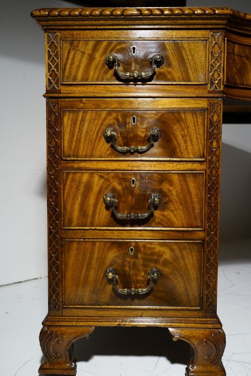 THREE PIECE MAHOGANY PEDESTAL DESK IN THE GEORGIAN - ADDITIONAL PHOTO 1