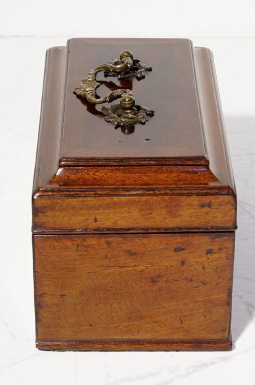 GEORGIAN MAHOGANY THREE COMPATRMENT TEA CADDY - ADDITIONAL PHOTO 2