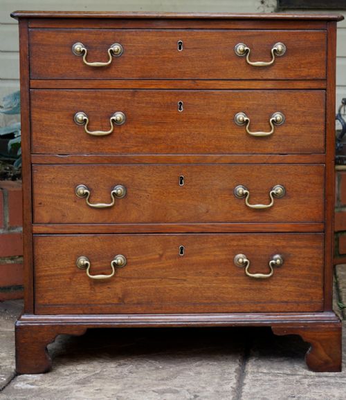 small mahogany chest of drawers oak lined and in excellent condition with key that works on all drawers - CATEGORY: ANTIQUE CHEST OF DRAWERS - DATED 1920