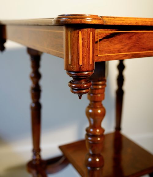 VICTORIAN EDWARDIAN ROSEWOOD AND BOXWOOD INLAID TWOTIER OCCASIONAL TABLE OF UNUSUAL DESIGN BEAUTIFULLY - ADDITIONAL PHOTO 1