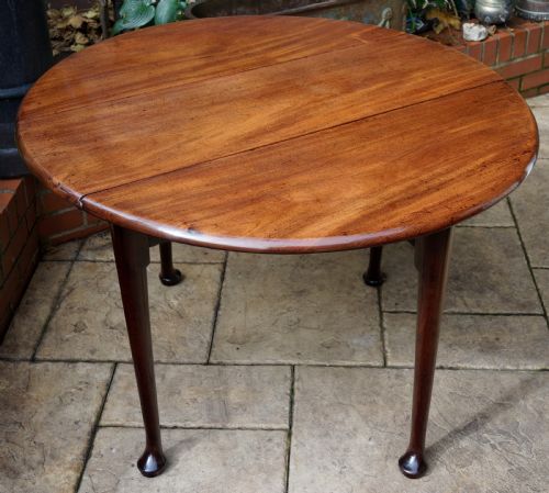 A THREE PLANK GEORGE 3RD MAHOGANY PAD FOOT GATE LEG DINING TABLE - ADDITIONAL PHOTO 1