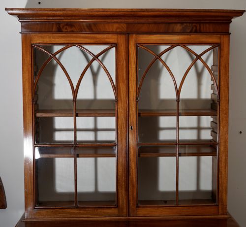 EXTREMELY GOOD QUALITY MAHOGANY SECRETAIRE BOOKCASE OF SMALL DIMENSIONS IN EXCELLENT CONDITION - ADDITIONAL PHOTO 3