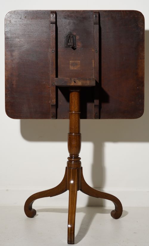 MAHOGANY TILT TOP TRIPOD TABLE WITH BOXWOOD STRINGING TO LEGS IN EXCELLENT CONDITION - ADDITIONAL PHOTO 3
