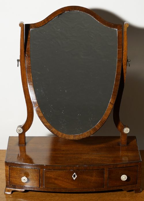 MAHOGANY BOW FRONTED AND INLAID THREEDRAWER MIRROR WITH ATTRACTIVE SHIELD SHAPED MIRROR - ADDITIONAL PHOTO 2