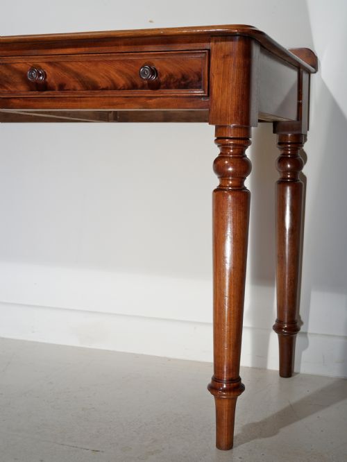 VICTORIAN 1860S MAHOGANY TABLE WITH TWO DRAWERS SUPPORTED ON FOUR TURNED TAPERING LEGS - ADDITIONAL PHOTO 5