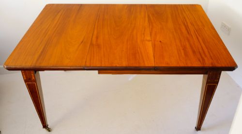 1900s extending windout mahogany inlaid dining table on square tapering legs - CATEGORY: ANTIQUE TABLES - DATED 1900