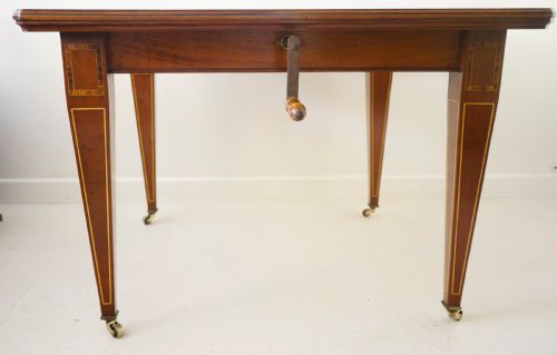 1900S EXTENDING WINDOUT MAHOGANY INLAID DINING TABLE ON SQUARE TAPERING LEGS - ADDITIONAL PHOTO 3