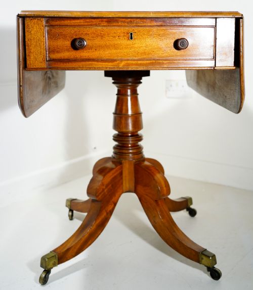 MAHOGANY CENTRE SUPPORT DROP FLAP DINING TABLE IN EXCELLENT ORIGINAL CONDITION - ADDITIONAL PHOTO 3
