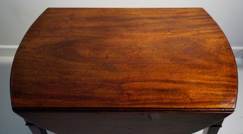 FINE 1780S GEORGIAN MAHOGANY OVAL PEMBROKE TABLE IN LOVELY ORIGINAL CONDITION - ADDITIONAL PHOTO 1