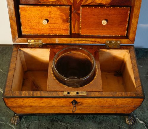 A FINE 1820S POLLARD OAK AND INLAID TEA CADDY SUPPORTED - ADDITIONAL PHOTO 5