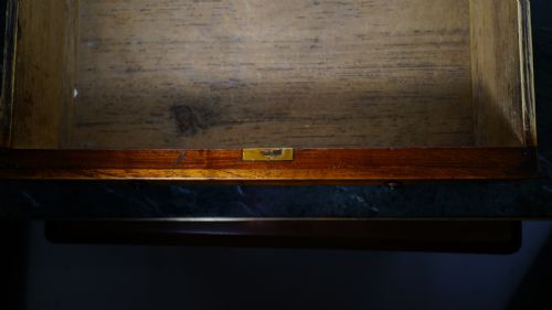 MINIATURE COLLECTORS CHEST OF DRAWERS 1860S - ADDITIONAL PHOTO 7
