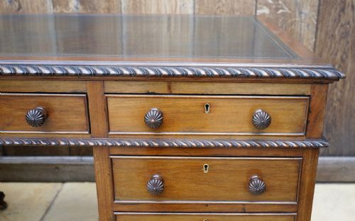 EXCELLENT QUALITY SOLID MAHOGANY THREEPIECE PEDESTAL DESK CIRCA 1920 - ADDITIONAL PHOTO 3