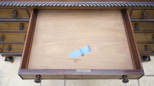 EXCELLENT QUALITY SOLID MAHOGANY THREEPIECE PEDESTAL DESK CIRCA 1920 - ADDITIONAL PHOTO 5