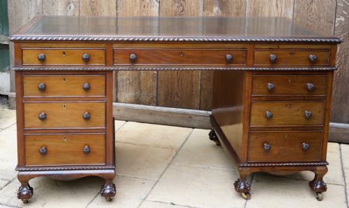 EXCELLENT QUALITY SOLID MAHOGANY THREEPIECE PEDESTAL DESK CIRCA 1920 - ADDITIONAL PHOTO 9