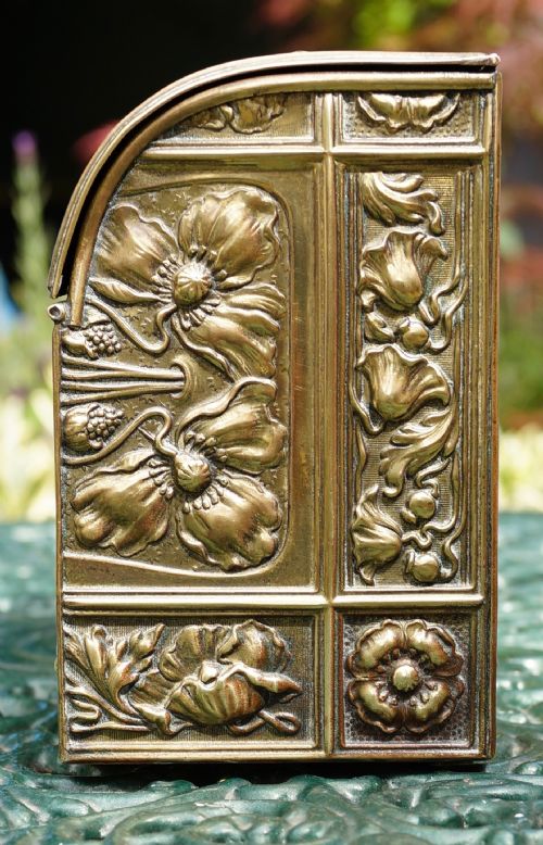 A SUPERB STYLISH BRASS EMBOSSED STATIONARY BOX FROM THE ART NOUVEAU PERIODFREE INSURED POSTAGE UK MAINLAND ONLY - ADDITIONAL PHOTO 3