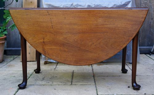 MAHOGANY OVAL PAD FOOT DINING TABLE CIRCA 1800 WITH BOLD PAD FOOT - ADDITIONAL PHOTO 1