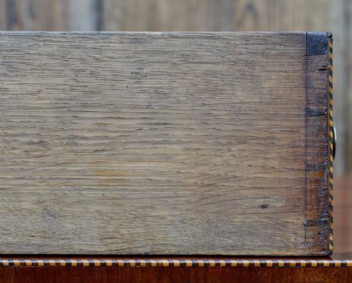 LATE GEORGIAN SMALL COMPACT FIVE DRAWER MAHOGANY AND INLAID KNEEHOLE SIDE TABLE - ADDITIONAL PHOTO 3