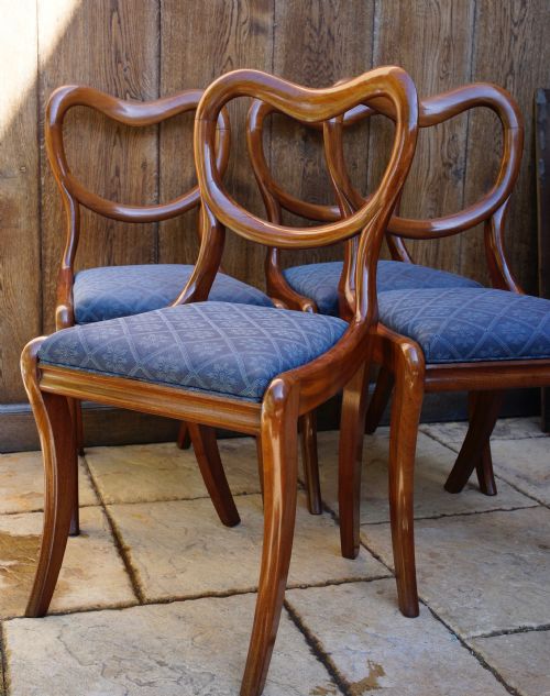 SET OF 4 1830S SOLID MAHOGANY SABRE LEGGED DINING CHAIRS WITH KIDNEY SHAPED BACKS - ADDITIONAL PHOTO 2
