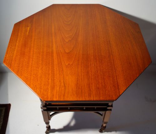 A HEALS OCTAGONAL SOLID AND WELL FIGURED WALNUT WINDOWCENTER TABLE CIRCA 1880S - ADDITIONAL PHOTO 7