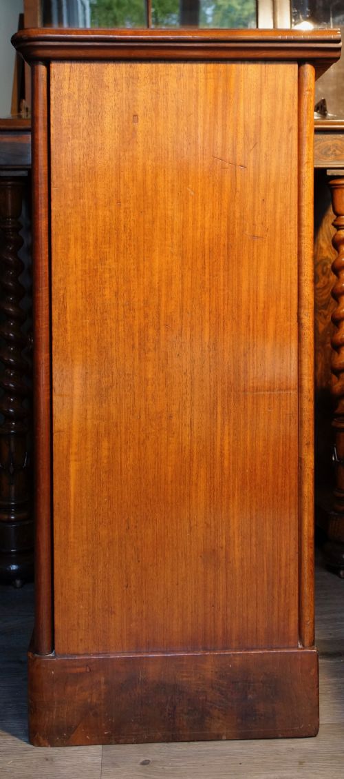 SUPERB MAHOGANY CUPBOARD - ADDITIONAL PHOTO 5