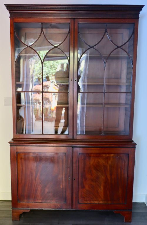 GEORGIAN MAHOGANY AND EBONY INLAID CUPBOARD BOOKCASE CIRCA 1810 - ADDITIONAL PHOTO 1