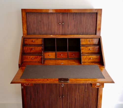 SATINWOOD BUREAU 1820S - ADDITIONAL PHOTO 3