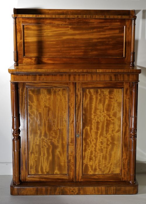 ANTIQUE BEAUTIFULLY FIGURED MAHOGANY TWODOOR CHIFFONIER - ADDITIONAL PHOTO 2