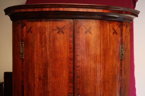 ANTIQUE OAK AND MAHOGANY CORNER CUPBOARD - ADDITIONAL PHOTO 3