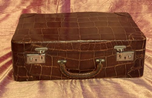 CROCODILE TRAVELLING SUITCASE - ADDITIONAL PHOTO 4