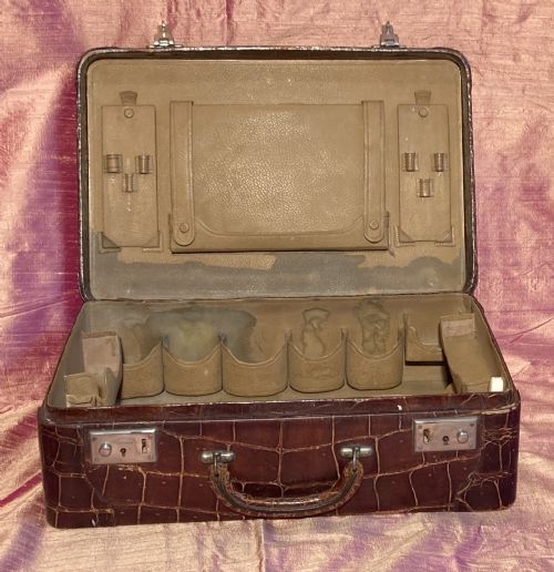 CROCODILE TRAVELLING SUITCASE - ADDITIONAL PHOTO 6