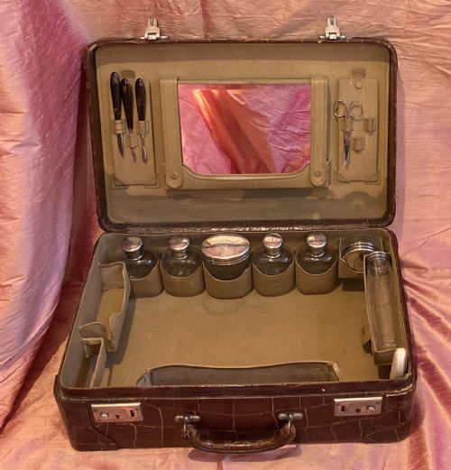 CROCODILE TRAVELLING SUITCASE - ADDITIONAL PHOTO 13