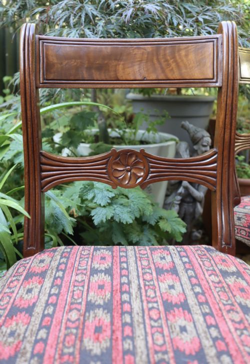 SET OF SIX MAHOGANY GEORGIAN DINING CHAIRS - ADDITIONAL PHOTO 4
