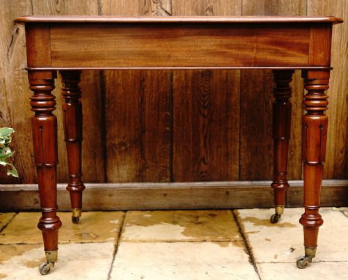 ANTIQUE MAHOGANY CENTRE TABLE - ADDITIONAL PHOTO 3