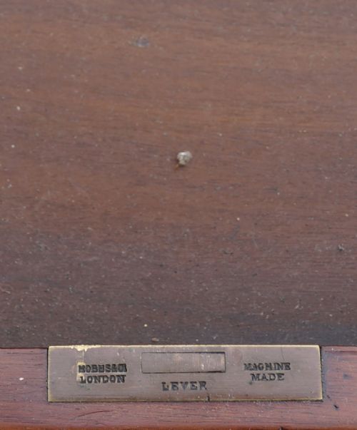 VICTORIAN MAHOGANY DINING TABLE - ADDITIONAL PHOTO 3