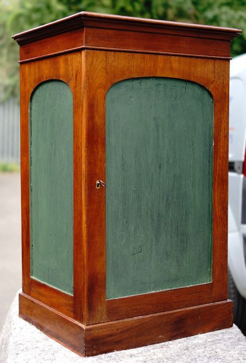 antique mahogany cupboard - CATEGORY: ANTIQUE CUPBOARDS - DATED 19TH CENTURY