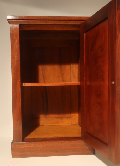 ANTIQUE MAHOGANY CUPBOARD - ADDITIONAL PHOTO 1